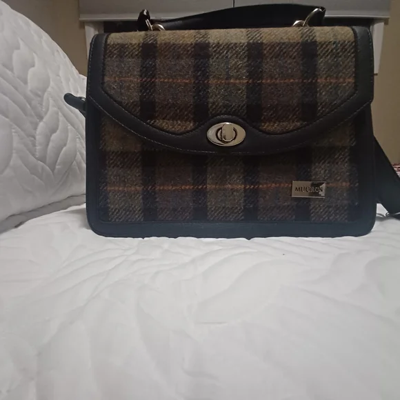 Mucros Elegant Plaid Satchel - Black and Brown - Picture 2 of 5